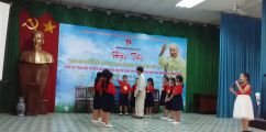 Thi kể chuyện về Bác