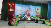 Thi kể chuyện về Bác