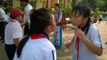 Trò chơi Ngậm muổng chuyền chanh