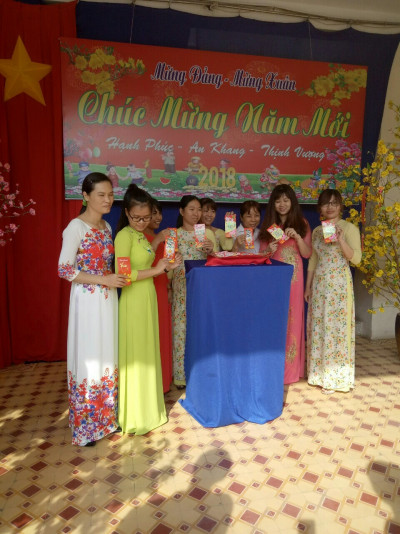 Hái Lộc  đầu năm 2018 trường PH2
