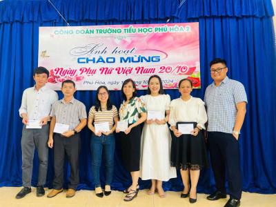 Trường Th Phú Hòa 2 tổ chức ngày 20/10 và Lễ Tiễn cựu ngênh tân