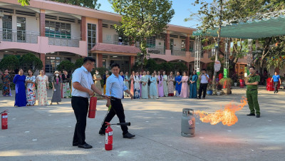 Trường TH Phú Hòa 2 tập huấn PCCC và cứu nạn cứu hộ
