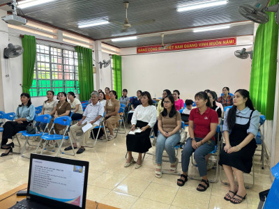 Trường TH Phú Hòa 2 tập huấn SGK năm học 2026-2027