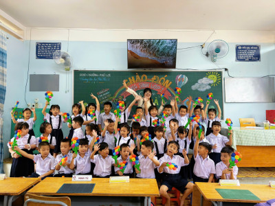 TRƯỜNG TIỂU HỌC PHÚ HÒA 2 TƯNG BỪNG ĐÓN HỌC SINH LỚP 1 TỰU TRƯỜNG NĂM HỌC 2026–2027