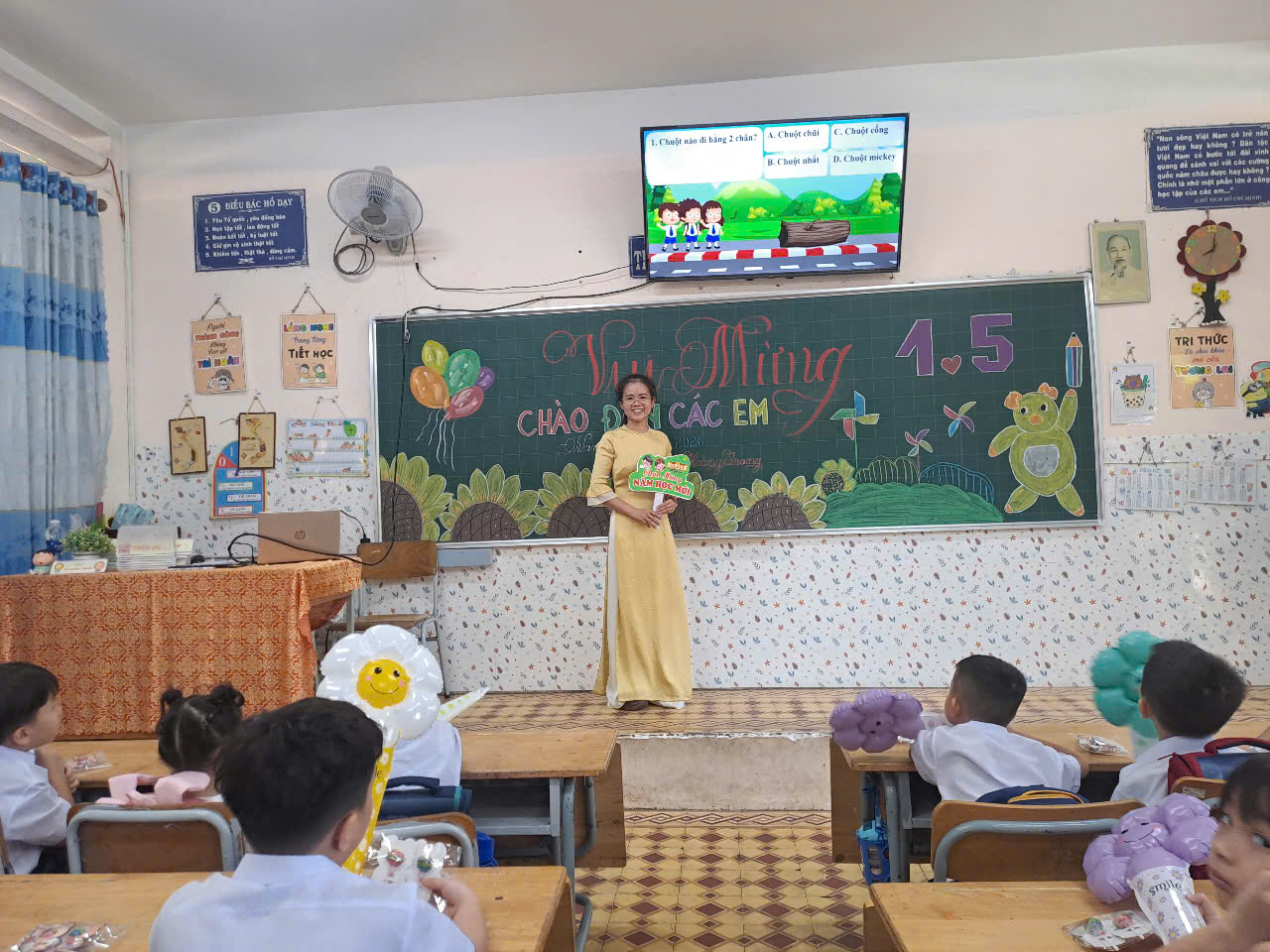 Trường TH Phú Hòa 2 chào đón các em học sinh lớp 1 - năm học 2025-2026