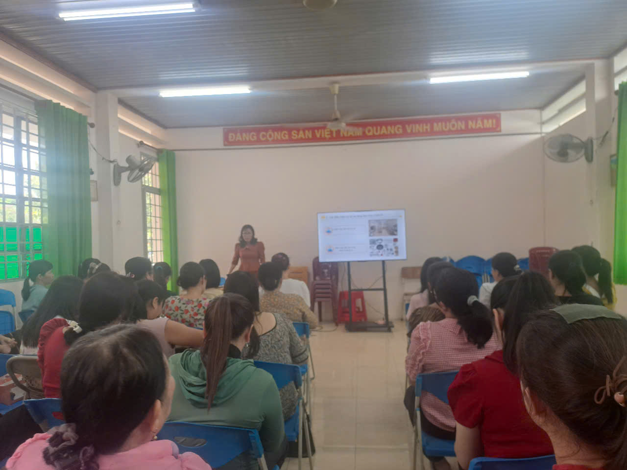 Trường TH Phú Hòa 2 tập huấn VSATTP