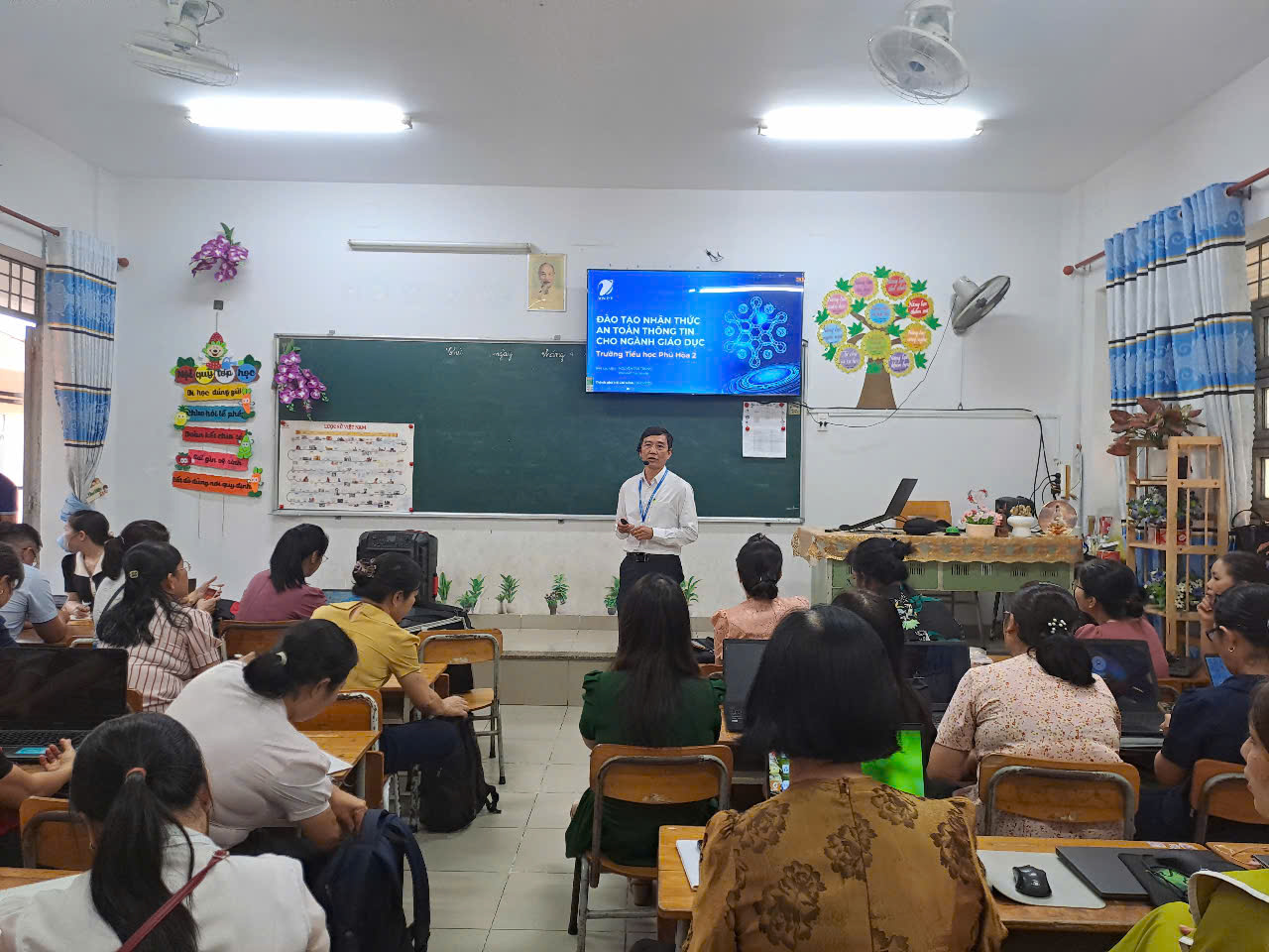 z7408850454061 c82f52565943b24483f3f5fdaedf113b